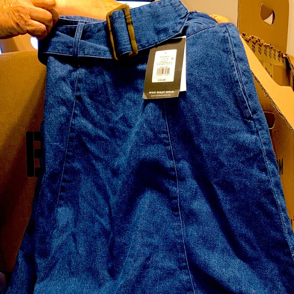 Who what wear denim skirt size 4 NWT